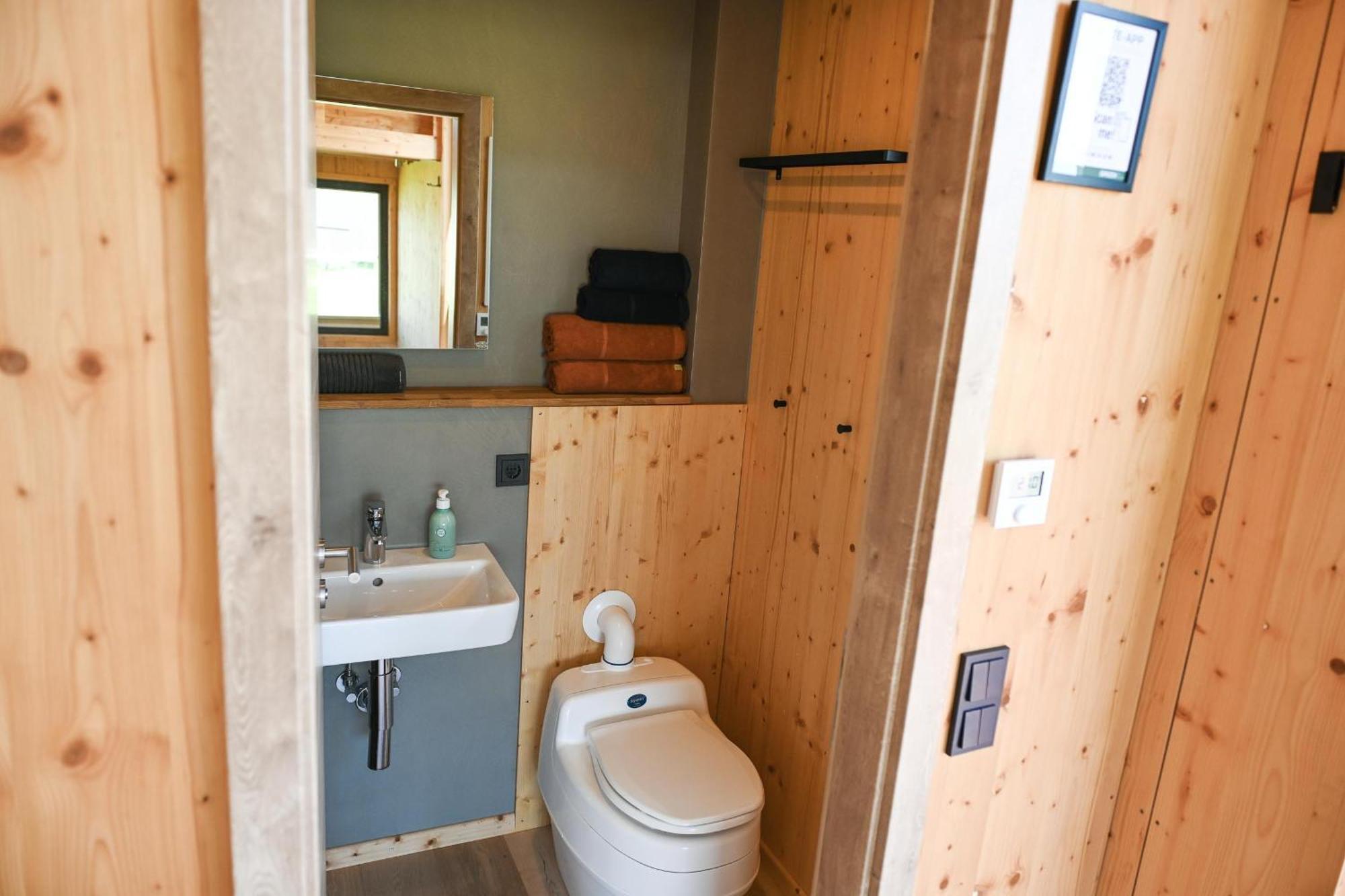 Tiny House Nature 8 Innenlage - Green Tiny Village Harlesiel Каролинензил Екстериор снимка
